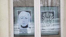 Stasės Vilkienės karpyti laisvės gynėjų portretai Klaipėdos rotu&scaron;ės languose