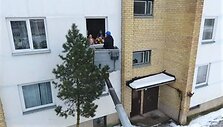 &Scaron;imto metų sulaukusią palangi&scaron;kę Adelę Čižauskienę originaliai pasveikino meras &Scaron;. Vaitkus.