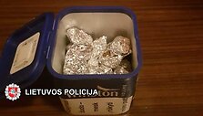 Klaipėdos apskrities kriminalistai su įkalčiais sulaikė 10 asmenų, įtartų narkotinių medžiagų disponavimu