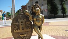 Berniuko skulptūra buvo pastatyta 2008-ųjų vasarą.