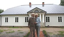 Restauruotas Pavirvyčio dvaras ir jame gyvenantys Sofija ir Valdemaras Michalauskai.
