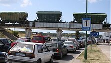 Prie perkelos driekėsi ilgos eilės, tačiau jose ilgai užtrukti nereikėjo, keltai kėlė kas 5 min.
