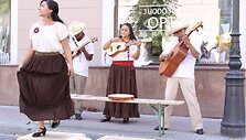 Meksikos kolektyvas &bdquo;Tsasna&ldquo;.