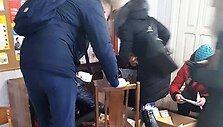 Priekulės pa&scaron;te lankytojai patys ie&scaron;kojo savo siuntų.