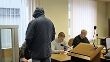 Klaipėdos apylinkės teisme teisiami įgaliojimus vir&scaron;iję trys pareigūnai.