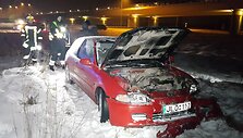 Jakų žiede į griovį nuvažiavo girtas vairuotojas be teisių
