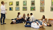 Mokinių pie&scaron;inių parodos "Tėvynės labui" akimirkos