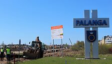 Ties įvažiavimu į Palangą verda darbai.