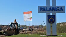 Ties įvažiavimu į Palangą verda darbai.