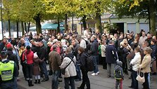 Į protesto akciją susirinko apie 150 žmonių.