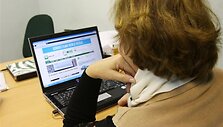 A.Ūsienė prisipažino, jog seka kiekvieną žiniasklaidoje pasirodančią naujieną, susijusią su &scaron;ia žmogžudysčių ir pefofilijos istorija. E.Ovčarenko nuotr.