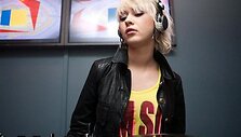 Nuolatiniam &bdquo;Pop Star Bar&ldquo; vakarėlių dalyviui Jovani &scaron;į &scaron;e&scaron;tadienį i&scaron;&scaron;ūkį mes tik kartą bare grojusi Raminta.