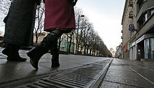 Nors pastaraisiais metais sumažėjo Laisvės alėja zujančių automobilių bei sunkvežimių kiekis, policija tvirtina, jog situacija &ndash; vis dar grėsminga.