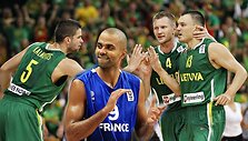 Lietuvos rinktinės gynėjų užduotis - sustabdyti Tony Parkerį.