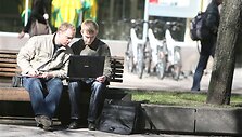 Daugeliui miesto svečių nustebina galimybė nemokamu bevieliu internetu naudotis visame Kauno centre.