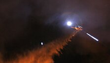 Kalifornijoje evakuojama &scaron;imtai žmonių  