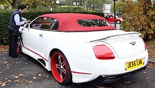 24-ojo gimtadienio proga J.Lawlor dovanų gavo &bdquo;Bentley&ldquo;