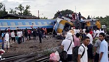 Tailande nuo bėgių nuvirto traukinys