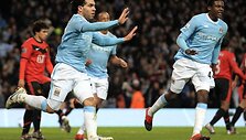  &bdquo;Manchester United&ldquo;  ir &bdquo;Manchester City&ldquo; dvikova
