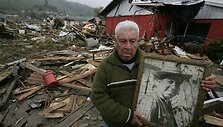 Policininkai ir kariai stengiasi sulaikyti marodierius