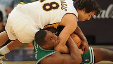 Bostono &bdquo;Celtics&ldquo; pergalė