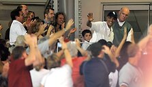 Barackas Obama su dukromis