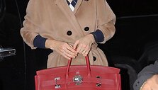 Katie Holmes - viena eleganti&scaron;kiausių moterų Holivude