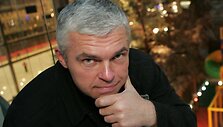 Foto naujienai: &Scaron;arūnas Navickis su nauja drauge augina dukrą