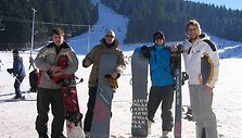Foto naujienai: &Scaron;alin slides &ndash; tegyvuoja snieglentė!