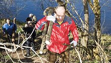 Akcija &bdquo;Darom &rsquo;09&ldquo;. Daug rankų didžią na&scaron;tą pakelia