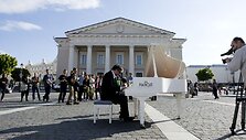 Foto naujienai: Petras Geniu&scaron;as &ndash; gatvės muzikantas