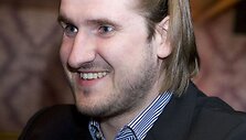 Mergaiti&scaron;kos garsių vyrų &scaron;ukuosenos