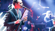 &bdquo;Hurts&ldquo; pasirodymas