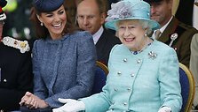 Catherine karalienei Elizabeth padovanos proanūkį. Vieną karalienė jau turi.