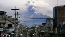 Ekvadoro ugnikalnis ramiau ar aktyviau pabudęs yra jau 13 metų. 