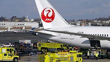 Japonijos oro linijų lėktuve ėmė sklisti dūmai.