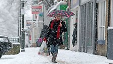 Didžiojoje Britanijoje gausus sniegas sutrikdė gyvenimą