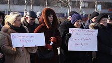 Rusakalbiai klaipėdiečiai piktinosi ketinimais uždaryti A.Rubliovo mokyklą bei teigė sieksiantys i&scaron;saugoti savo vertybes. 