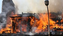 Vilniaus ugniagesiai gavo prane&scaron;imą apie gaisrą Užupyje, to paties pavadinimo gatvėje. Gaisras įsiplieskė pastate, kuriame įsikūręs vilniečiams gerai žinomas restoranas &bdquo;Tores&ldquo;.