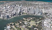 &bdquo;Google Maps&ldquo; leidžia virtualiai paskraidyti vir&scaron; miestų. 