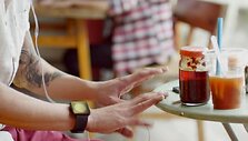 Ar &scaron;is &bdquo;Apple&ldquo; reklamoje &scaron;mėstelėjęs i&scaron;manusis laikrodis yra ilgai lauktas &bdquo;iWatch&ldquo;?
