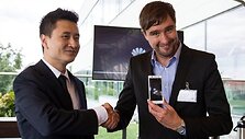 Ploniausio pasaulyje i&scaron;maniojo telefono &bdquo;Huawei Ascend P6&ldquo; pristatymo Lietuvoje akimirka
