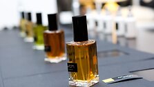 Savo kurtų kvapų liniją Aistis Mickevičius pavadino &bdquo;FUMparFUM&ldquo;.
