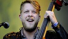 &bdquo;Mumford & Sons&ldquo; narys Tedas Dwane&lsquo;as 