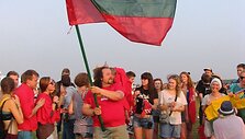 Lietuviai festivalyje &bdquo;Heineken Open&lsquo;er&ldquo; giedojo Lietuvos himną