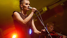 Jurga &Scaron;eduikytė naujojo klipo &bdquo;So Blue&ldquo; pristatymo koncerte Vilniuje