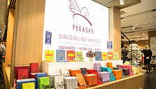 Atnaujintas Knygyno &bdquo;Pegasas&ldquo; atidarymo akimirka