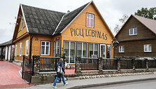 Rudi&scaron;kių picerijoje picos kepa krosnyje