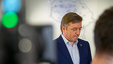 Ramūnas Karbauskis spaudos konferencijos metu
