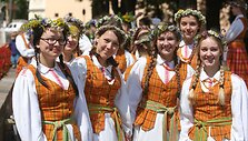 Pakelta Dainų &scaron;ventės vėliava